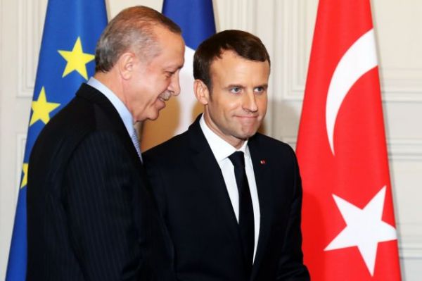 ΝΑΤΟ: Δέσμευση Ερντογάν σε Μακρόν – «Θέλουμε να αποχωρήσουν οι ξένοι μισθοφόροι από τη Λιβύη»