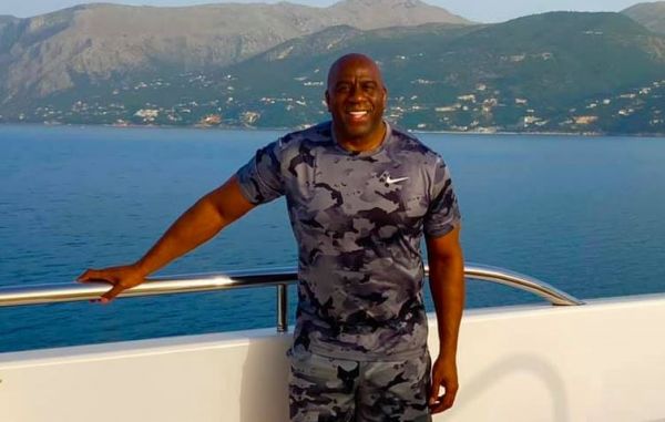 Magic Johnson: Στην Ελλάδα για διακοπές ο θρύλος του ΝΒΑ