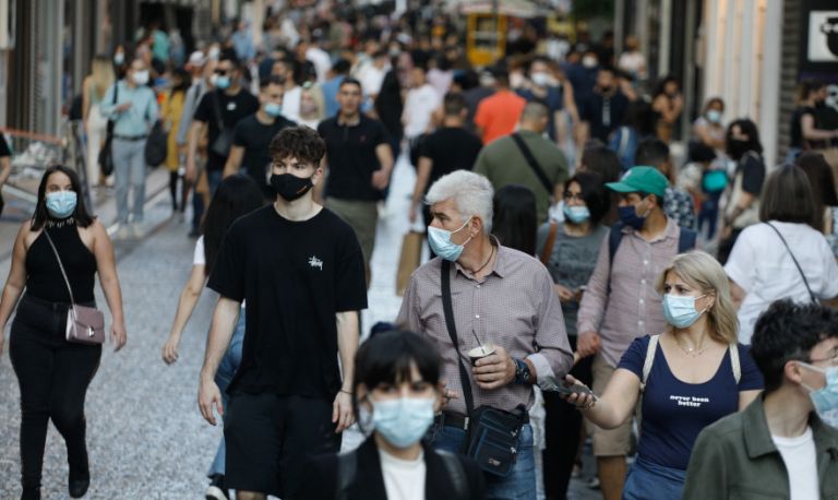 Κοροναϊός: Πιθανές οι τοπικές «αναφλέξεις» το καλοκαίρι – Οι συστάσεις των ειδικών