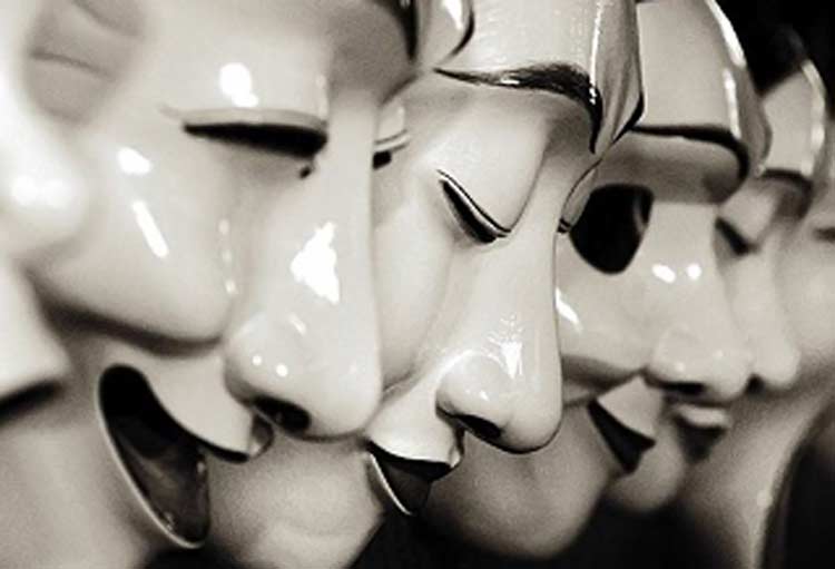 Γιατί υπάρχουν τόσοι υποκριτές;