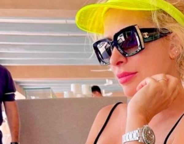 Ελένη Μενεγάκη: Τι συμβουλή ζήτησε από τους διαδικτυακούς της φίλους