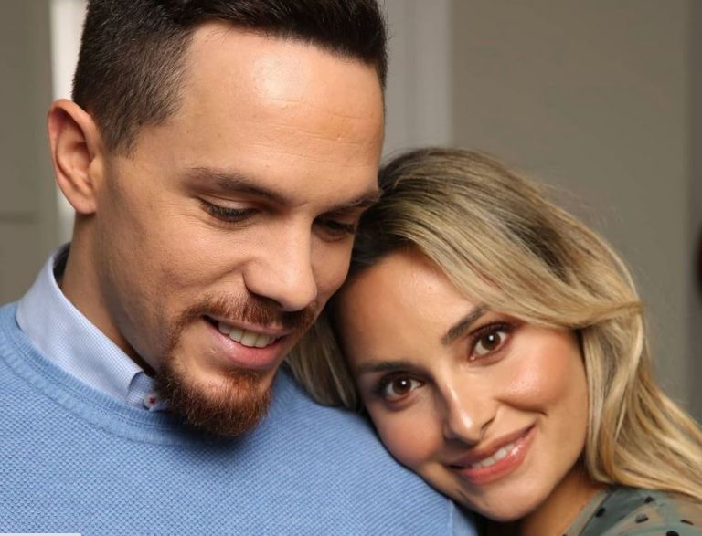 Λευτέρης Πετρούνιας – Βασιλική Μιλλούση: Βάφτισαν τις κόρες τους και αυτοί ήταν οι νονοί