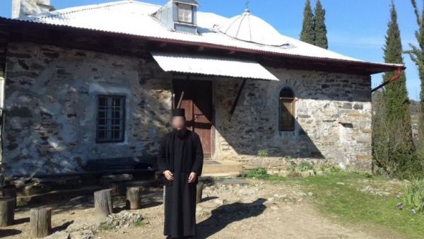 Μονή Πετράκη: «Δεν ξέρω ποιος χειροτόνησε τον ιερομόναχο με το καυστικό υγρό» – Τι είπε ο εκπρόσωπος τύπου της Ιεράς Συνόδου