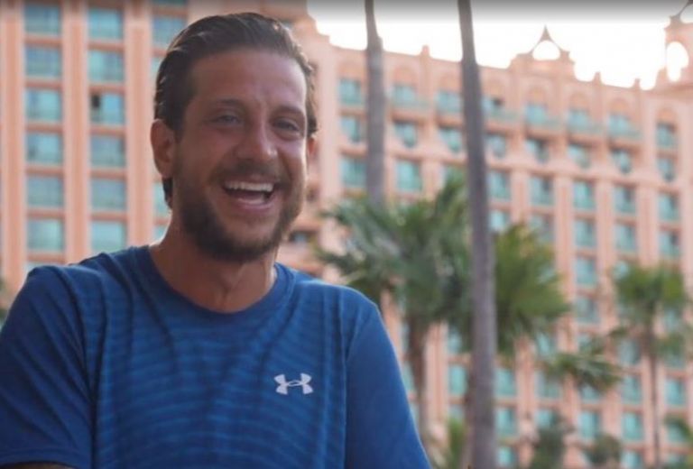 Το Survivor πήγε Μπαχάμες: Το υπερχλιδάτο ταξίδι, το πάρτι και η λιμουζίνα