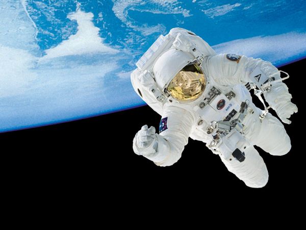 Σχεδόν 300 άτομα από την Ελλάδα υπέβαλαν υποψηφιότητα για αστροναύτες