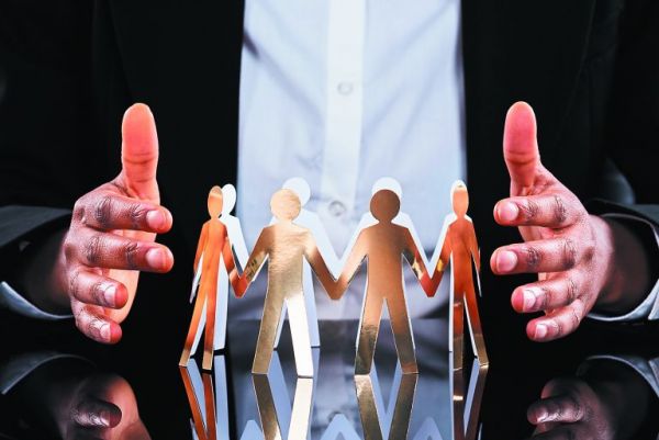 Ευρωβαρόμετρο: 1 στους 2 ‘Ελληνες ζητά στήριξη από την ΕΕ για επιχειρήσεις και εργαζομένους