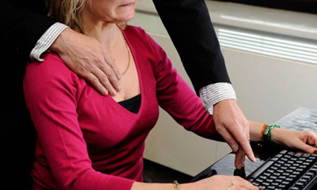 Mobbing: Αυτές είναι οι πιο ευάλωτες ηλικιακές ομάδες στην παρενόχληση στους χώρους εργασίας