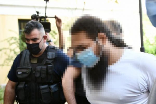 Μονή Πετράκη: Πώς οι χωριανοί ξεσκέπασαν τη δράση του ιερέα με το βιτριόλι