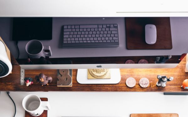 Ανανέωσε το γραφείο σου με τη μεγαλύτερη ποικιλία επίπλων που θα βρεις στο Πλαίσιο!