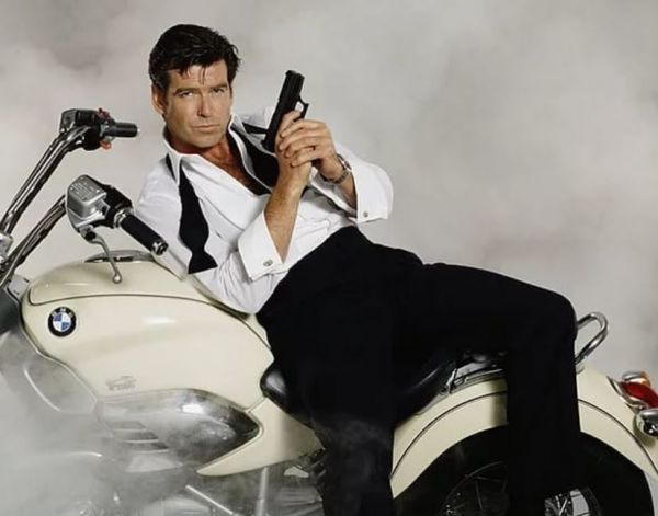 Πιρς Μπρόσναν: Σε ποιον ηθοποιό δίνει τον τίτλο του Τζέιμς Μποντ;