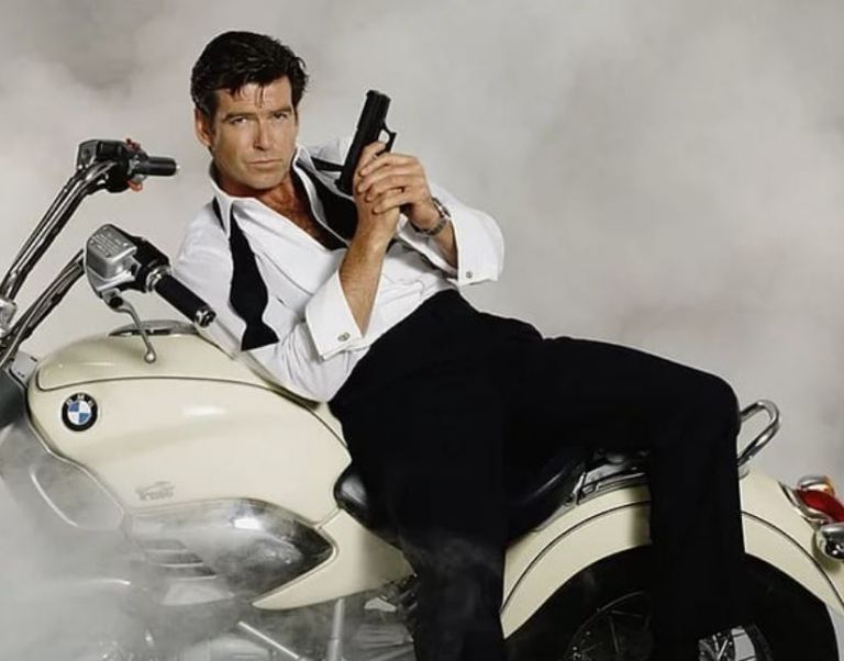 Πιρς Μπρόσναν: Σε ποιον ηθοποιό δίνει τον τίτλο του Τζέιμς Μποντ;