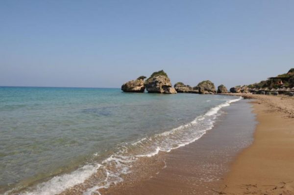 Ζάκυνθος: Στον «αέρα» η σεζόν μετά τις βρετανικές ακυρώσεις