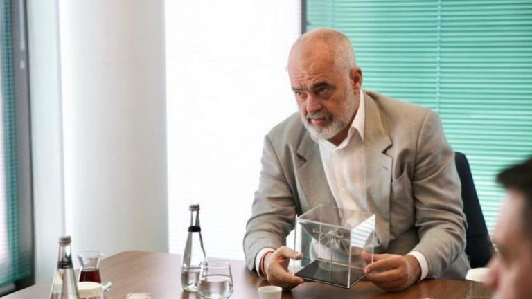 Ερντογάν: Δίνει στον Ράμα drones για τον έλεγχο όλης της Αλβανίας και δωρεάν εμβόλια στον Ζάεφ