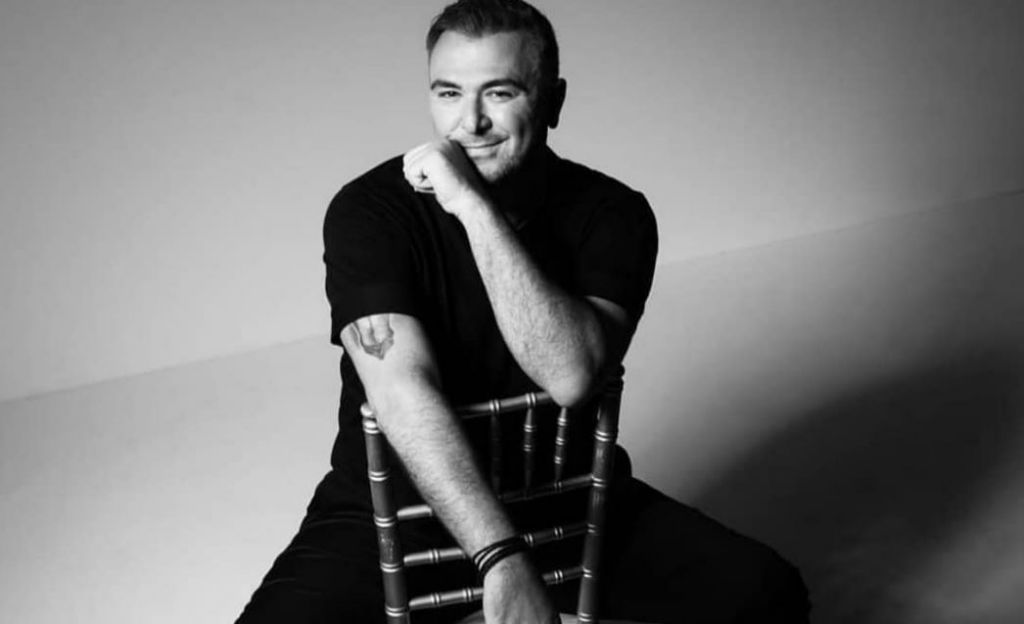 Αντώνης Ρέμος: «Γεννήθηκε ξανά» με άκρως καλοκαιρινό βίντεο κλιπ