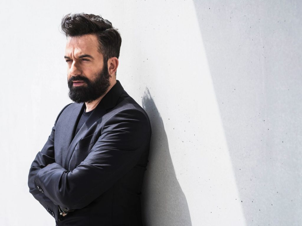 Ο Κωνσταντίνος Ρήγος λίγο πριν την μεγάλη πρεμιέρα στην Επίδαυρο μιλάει στο in.gr για τους δικούς του «Ιππείς»