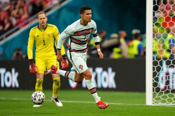 «Μυθικός» Ρονάλντο: Πρώτος σκόρερ στην ιστορία του Euro! (vid)