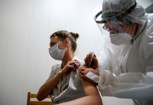 Ρωσία: 9.500 νέα κρούσματα κοροναϊού και 372 θάνατοι το τελευταίο 24ωρο