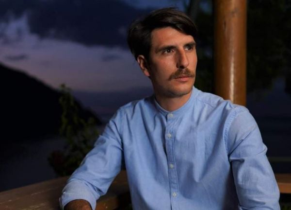 Γιώργος Γεροντιδάκης: Ερωτευμένος στο φουλ ο «Μελέτης» απ’τις Άγριες Μέλισσες