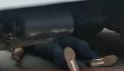 Πάτρα: Σοκαριστικό τροχαίο – Οδηγός δικύκλου βρέθηκε κάτω από φορτηγό