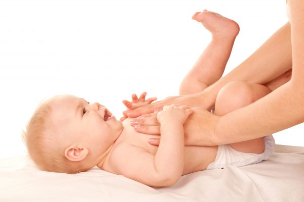 Δείτε πώς θα κάνετε μασάζ στο μωρό σας [βίντεο]