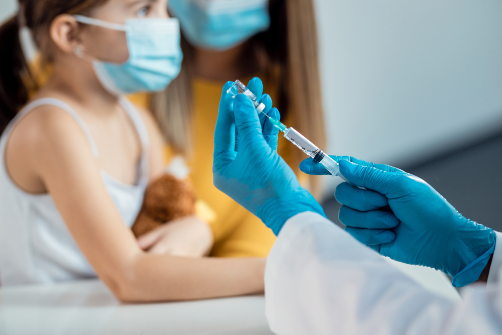 Κοροναϊός: Φόβοι από τη μείωση των εμβολίων ενάντια στις «παιδικές ασθένειες»