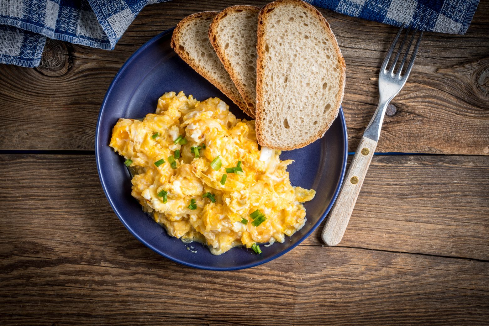 Λεμόνι στα scrambled eggs; – Κι όμως, χρειάζεται!
