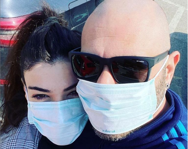 Ήβη Αδάμου – Μιχάλης Κουϊνέλης: Η κόρη τους ποζάρει στο εξώφυλλο του νέου τους single και λιώνουμε