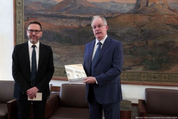 Στουρνάρας: Αισιόδοξος για την πορεία της οικονομίας λόγω Ταμείου Ανάκαμψης και εμβολίων