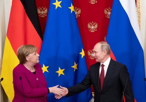 ΕΕ: Αποκλείστηκε το ενδεχόμενο διοργάνωσης συνόδου με τον Πούτιν