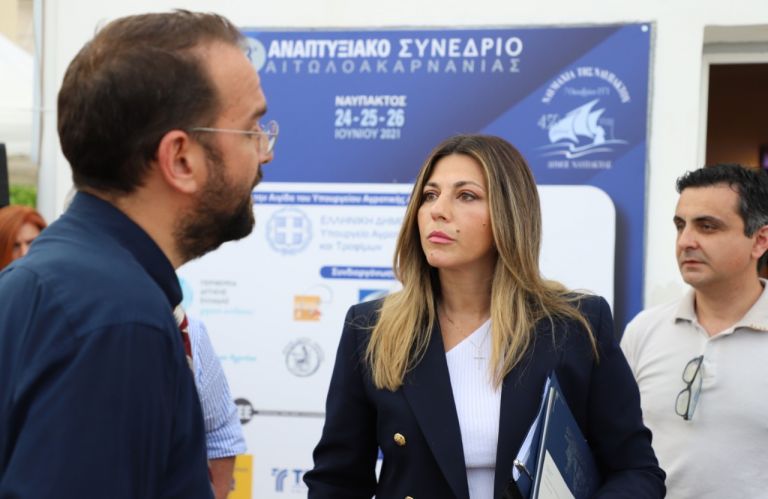 Ζαχαράκη στο 3ο Αναπτυξιακό Συνέδριο Αιτωλοακαρνανίας: Ο εμβολιασμός το κλειδί για την επόμενη μέρα