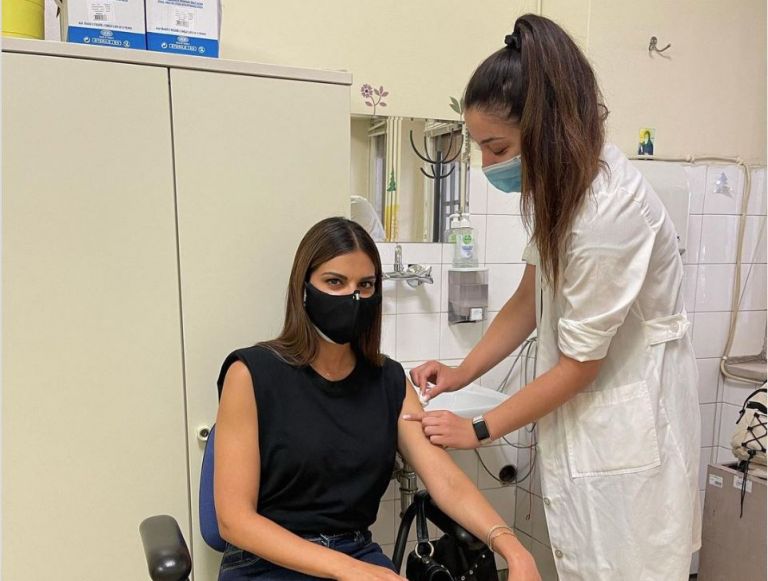 Σταματίνα Τσιμτσιλή: Έκανε το εμβόλιο κατά του κοροναϊού και έστειλε το δικό της μήνυμα