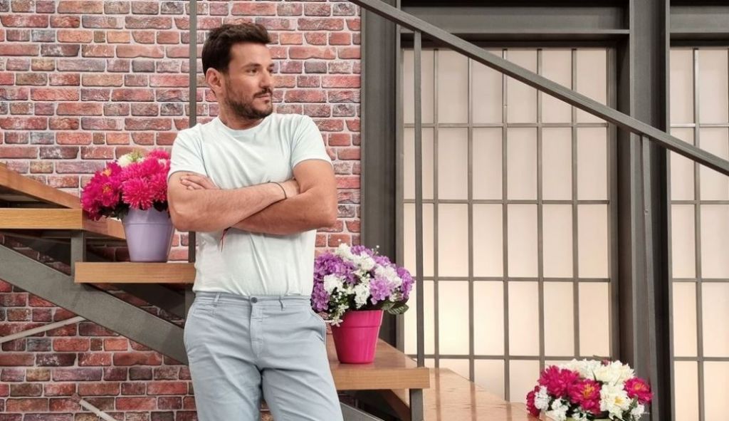 Κώστας Τσουρός: Απαντά για τα τηλεοπτικά του σχέδια