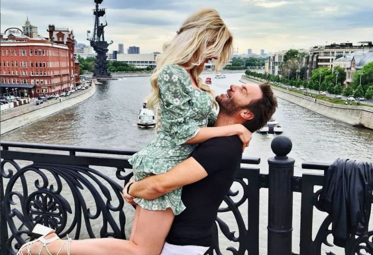 Στράτος Τζώρτζογλου: Μιλά για τον έρωτά του με την Μαρία Μαριόλα και κάνει αποκαλύψεις