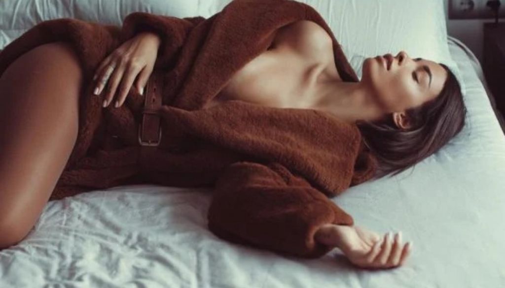 Η Ελένη Φουρέιρα…στο κρεβάτι με παίκτη του House of Fame