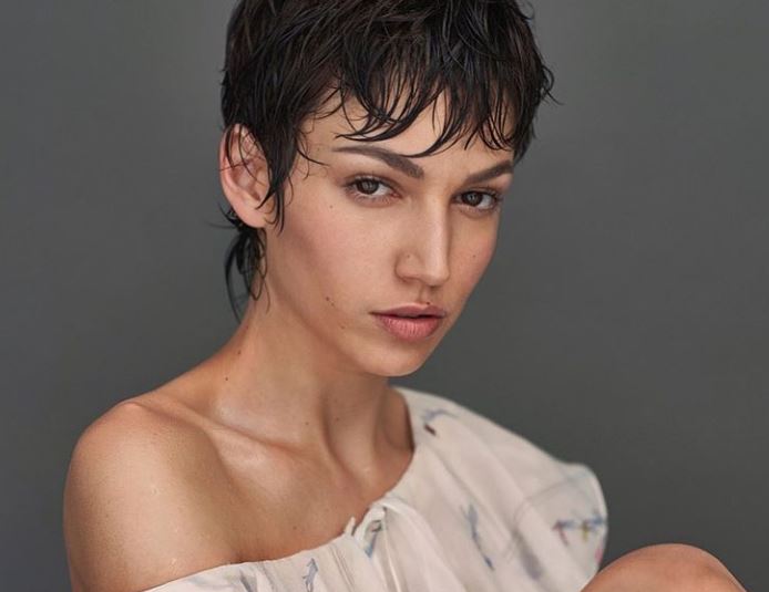 Ούρσουλα Κορμπερό: Η «Τόκιο» του La Casa de Papel ποζάρει με μπικίνι και το Instagram αναστενάζει