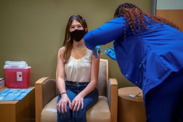 Μετάλλαξη Δέλτα: Τι ανέφεραν οι ειδικοί για τον εμβολιασμό των εφήβων