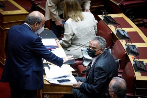 Εργασιακό: Κόντρα Χατζηδάκη αντιπολίτευσης στη Βουλή για την απεργία – Αριστερά ανοίγματα από ΣΥΡΙΖΑ