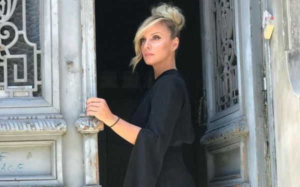 Πέγκυ Ζήνα: «Ήταν βαρύ το κλίμα στο σπίτι γιατί…»