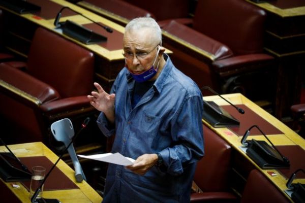 Ο Ζουράρις για Dior: Κάνατε την Ακρόπολη «πορνοφωτοστάσιον» – Τι απάντησε η Μενδώνη