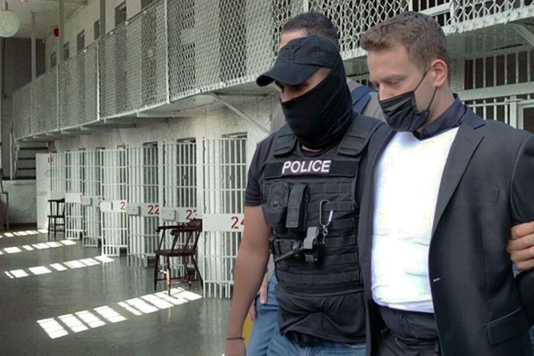 Γλυκά Νερά: Η πρώτη απάντηση του συζυγοκτόνου για το «κρυφό ημερολόγιο» που δημοσίευσε η Daily Mail