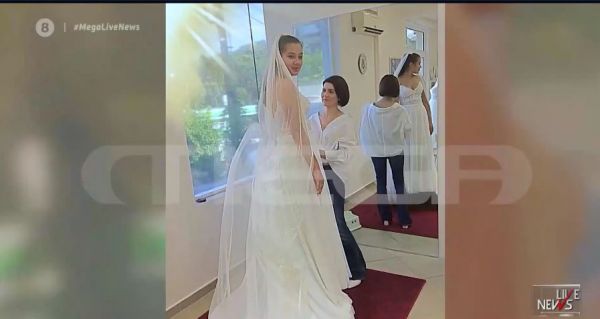 Γλυκά Νερά: Φωτογραφικά ντοκουμέντα από την πρόβα νυφικού της Καρολάιν – «Δεν την άφηνε λεπτό μόνη» λέει η σχεδιάστρια