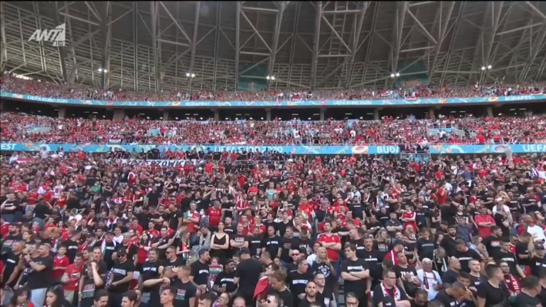 Εντυπωσιακές εικόνες από τη Βουδαπέστη – Κατάμεστη η «Φέρεντς Πούσκας Αρένα» (vid)