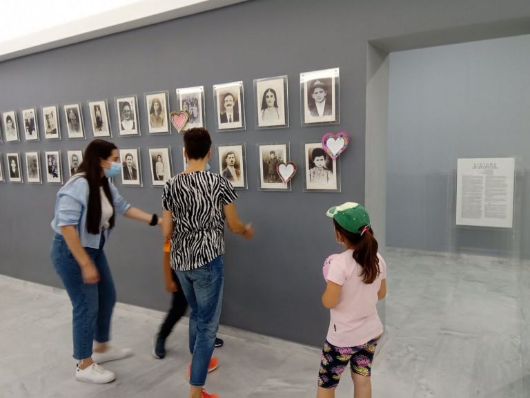 «Μηνύματα» από  μαθητές του Δημοτικού Σχολείου Διστόμου, στα παιδιά που εκτελέστηκαν το 1944