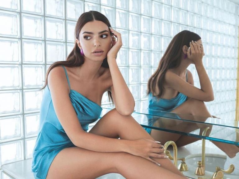 Έμιλι Ρατακόφσκι: Κόβουν την ανάσα οι νέες της φωτογραφίες