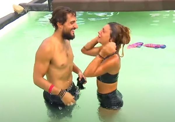 Survivor: Χαμός με το φιλί του Σάκη Κατσούλη στην Μαριαλένα Ρουμελιώτη