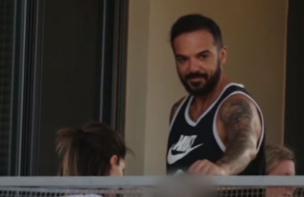 Survivor: «Πόλεμος» με την άφιξη του Τριαντάφυλλου στην Ελλάδα