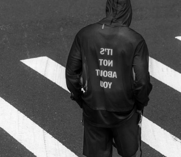 Ο μινιμαλιστικός κόσμος του Helmut Lang