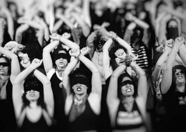 Γυναικοκτονία: Να θρηνείτε για την Καρολάιν αλλά μην σοκάρεστε