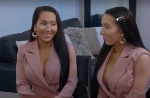 Απίστευτο κι όμως αληθινό: Δίδυμες αδερφές αρραβωνιάστηκαν… τον ίδιο άντρα