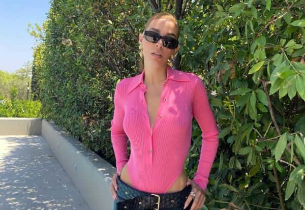 Ελένη Φουρέιρα: Σε νέες σέξι πόζες που κόβουν την ανάσα